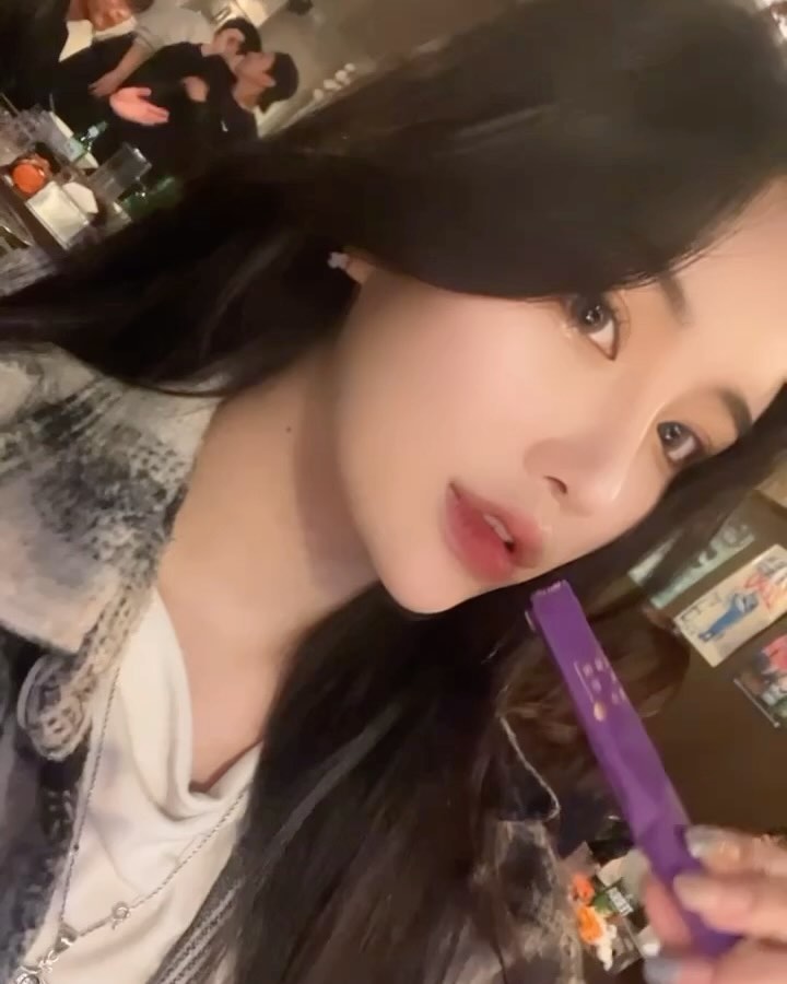 내몸에 착한 효소 OPEN

효과 없으면 절대 공구
진행 안하는 저에요..✨
정말 많은 효소를 먹어봤지만 한번도 좋은 제품을
만난적 없어서 효소를 챙겨먹지 않았어요!
근데 내착효 만난 이후엔 완전 바꼈답니다..
진짜 인생 탑 효소 제품이라고 자부 할 수 있어요..😭

맛있게 채우고 ~ 내몸을 가볍게 해주는
내몸에 착한 효소 오늘 오픈했어요 🙌

*11/6~11/8일 단 3일 진행합니다 :)

한번도 안먹어본 적은 있어도
한번만 먹어본 사람은 없다는 
이 제품  i am 신뢰입니다👍👍

효소 유목민 계시다면
저와 함게 내몸에 착한 효소로 정착해보세요!

💜주원료
▪ 프리미엄 순수발효 곡물효소
 - 인위적으로 역가수치 높이는 정제효소가 아닌
  15곡의 순수발효 곡물효소만으로 40만 역가수치 달성

💜부원료
▪ 난소화성말토덱스트린 : 배변활동원활,식후혈당상승억제 도움
▪ 한번에 섭취하기 어려운 식이섬유 "27종 과일야채분말"로 한번에 섭취
▪ 유산균8종 : 장 환경개선과 노화방지, 세포재생
▪ 비타민9종 : 피로회복, 체력회복

🎁내착효 이벤트 공지
▪ 선착순 3분 (결제순이니 빠르게 Click)
▪ 구매인증 1분
▪ 후기DM  1분
 총 5분정도 선정하여 본품 1BOX 더 드립니다💜

🚀배송 안내
오후 14:30 이전

🏷️내착효 장점 
-설탕 제로❌
-정제효소❌
-언제 어디서든 편하고 간편하게
복용
-달달한 꿀인절미맛 

🏷️ 효소는 어떤사람이 먹어야 할까요 
-밥,빵,면 탄수화물 중독자
-식사 후 소화 잘 안되는 사람
-화장실 가기 힘드신분 (변비)
-가공식품,인스턴트 좋아하거나
 자주 드시는분
-몸이 자주 피로하신분!

🏷️ 효소를 먹어야 하는 이유
- 효소는 음식물의 영양소를 분해하여
  소화기능을 원활하게 하거나 흡수가  용이하도록 도와주는데요!
하지만 나이가 들수록 
체내에서 점점 감소하는게 효소래요
그래서 30대 이후부터는  늘 보충을 해줘야 한다고 해요!! 늦지말고 지금 부터
관리 해야해요! 효소는 필수 제품입니다🤍💜