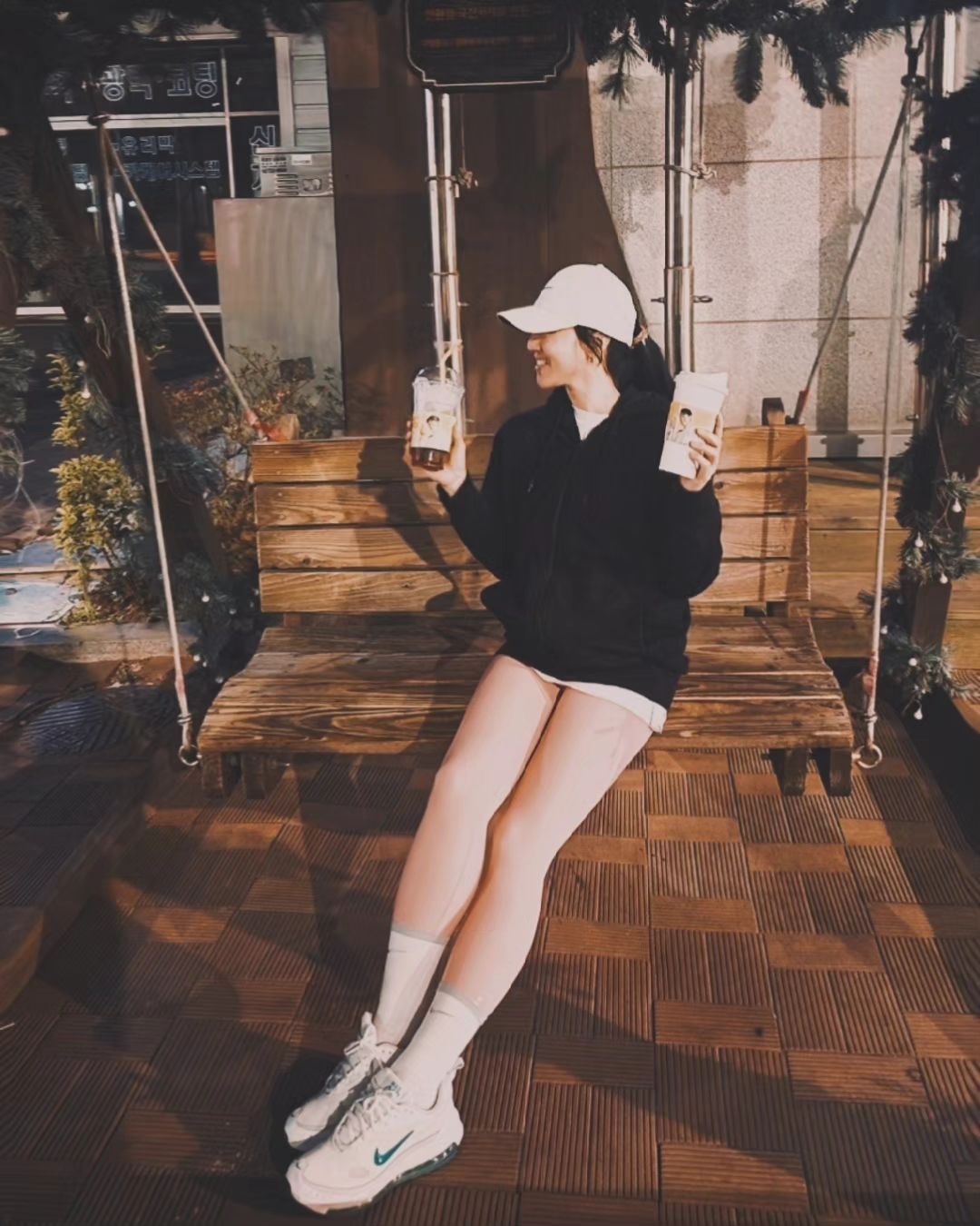 분홍 레깅스와 가죽 자켓 급벙개 ㅋㅋ