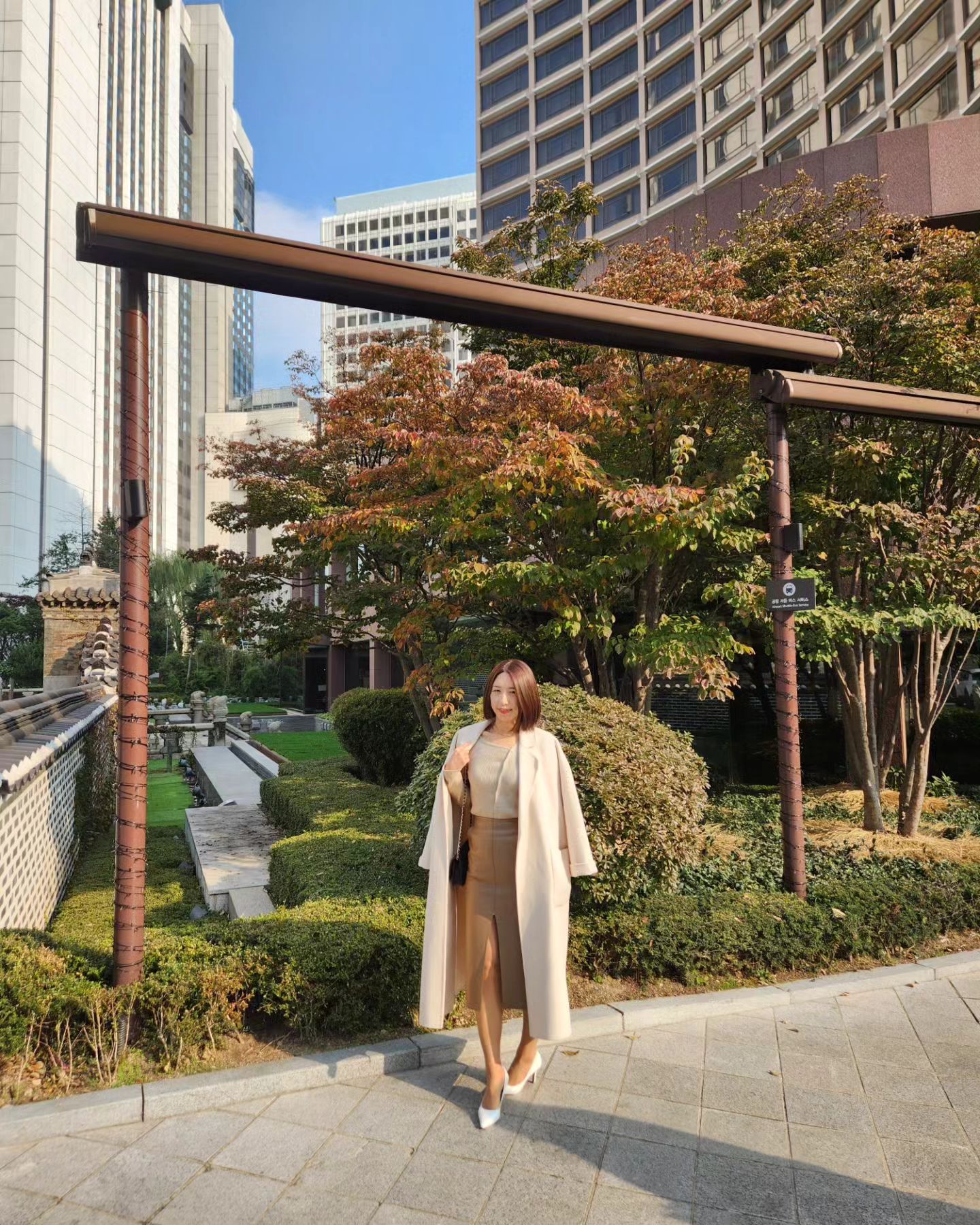 호텔 바우처 소진하러 남편과 조선아리아
인간사 근심없이 맛있는거 먹으러 다니면서
즐겁게만 살고 싶은데 안되겠니??

-
#신라호텔보다맛있다는남편의평 #조선아리아
#호텔뷔페도장깨기✌🏻 #조선웨스틴호텔 #행벅했다
#세딸맘👩👧👩‍⚕️ #육아스타그램 #일상그램🌿