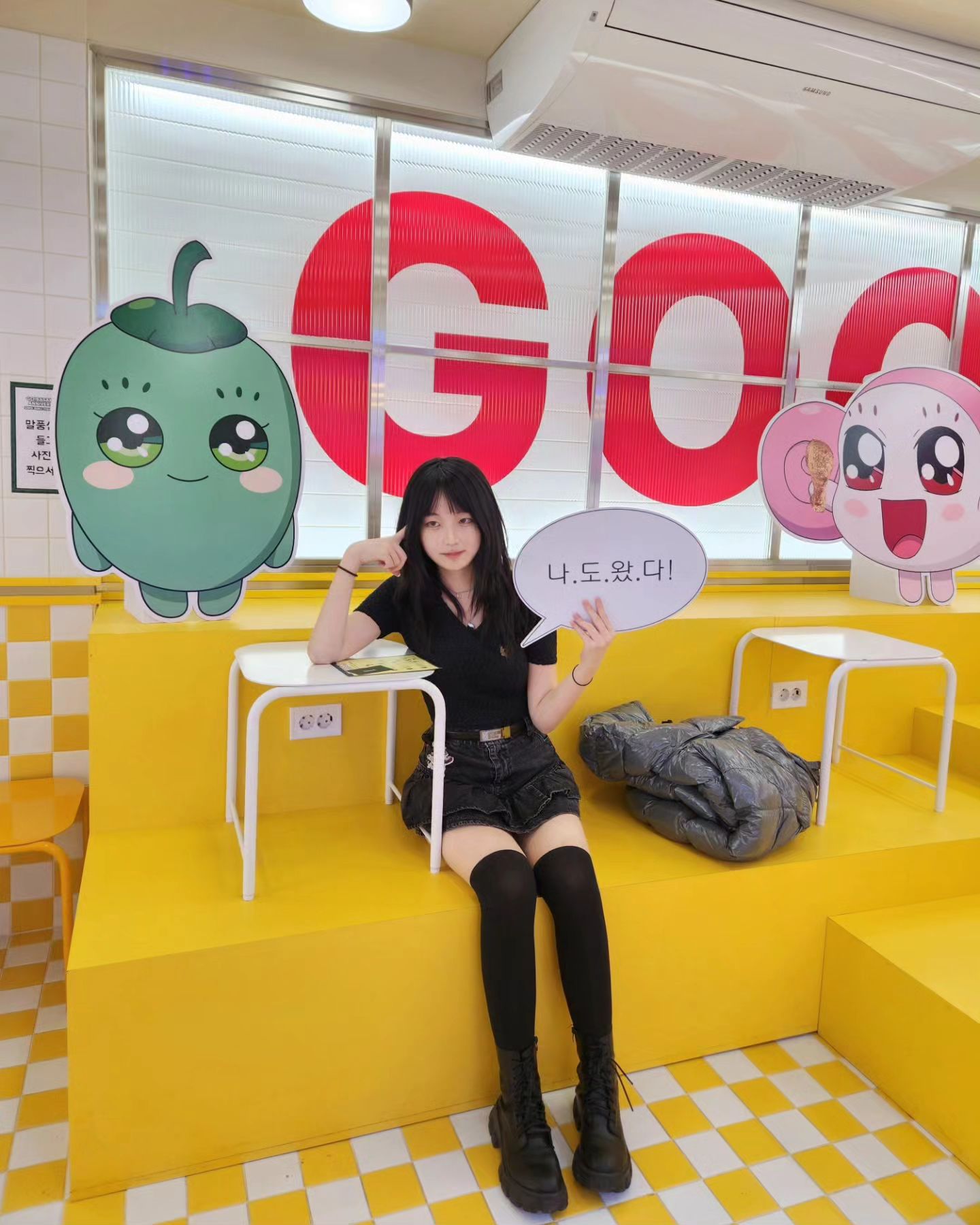 ╭( ･ㅂ･)و ̑̑🍗
화질왜이러는거임