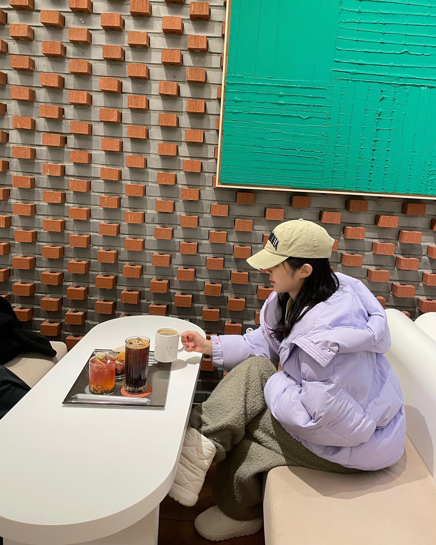 이번겨울 최애 모자 신발 바지랑 💖
내가 입는게 바로 패션이여 ~