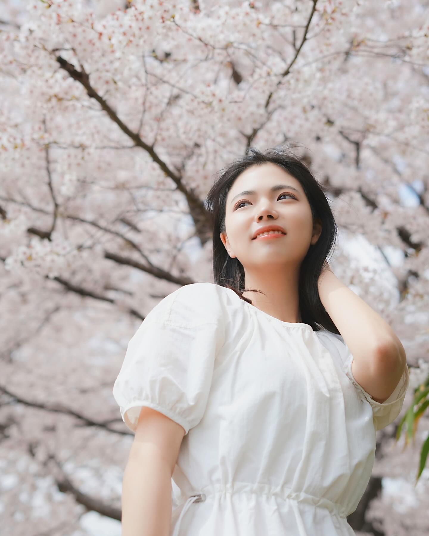🌸

봄 향기 가득〰️
-
5년 동안 서울에 살면서 처음으로 올림픽 공원을 가봤어요!!
날씨도 너무 좋았고 벚꽃 나무도 너무 예쁘게 폈더라고요

다들 봄에 올림픽 공원 꼭 가보세요🙌🏻