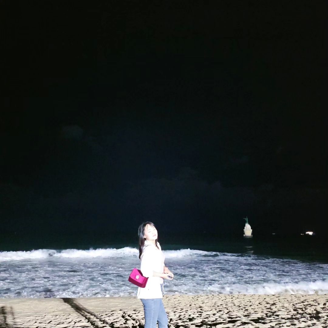 230923~25
#부산여행 즐거운 여행쓰♡
해운대 바닷가 조명이쎄서 하얀색 인간이되었다

부산에서 해운대식으로 컷도 해봄 #오스틴혜어살롱 #허쉬컷 #만족♡

남편 생일기념 퐈인다이닝은 맛있는 경험이었고 #랩24바이쿠무다
바다가 보이는 통창뷰 거대카페도 의도한만큼 좋았다
#여름휴가🌴 #베리나이스