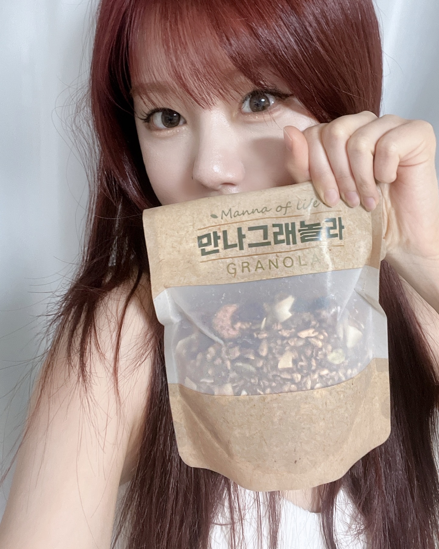요즘 내 주식!!!!!!! 인생 그래놀라를 만났다….
그이름..만나그래놀라…..

영양학 전공한 사장님께서 오븐에 5번 구워낸 수제그래놀라 인데
진쯔..진짜 바삭하고 정말 맛있어요 😭
그래놀라사랑하는 사람으로써… 이건 제가 자신있게 추천해요…. ♡ 

#만나그래놀라 #그래놀라 #그래놀라추천 #무설탕그래놀라 #수제그래놀라 #다이어트 #식단 #요거트그래놀라