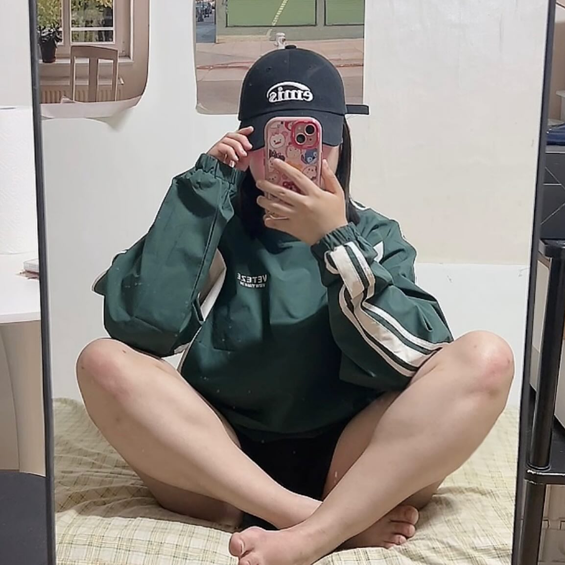 새로 산 전신거울과 모자🫶🏻🫶🏻모자는 이뻐서 깔별루 사고싶다요💗
#전신거울 #이미스 #이미스모자 #일상 #밎팔 #소통 #답방