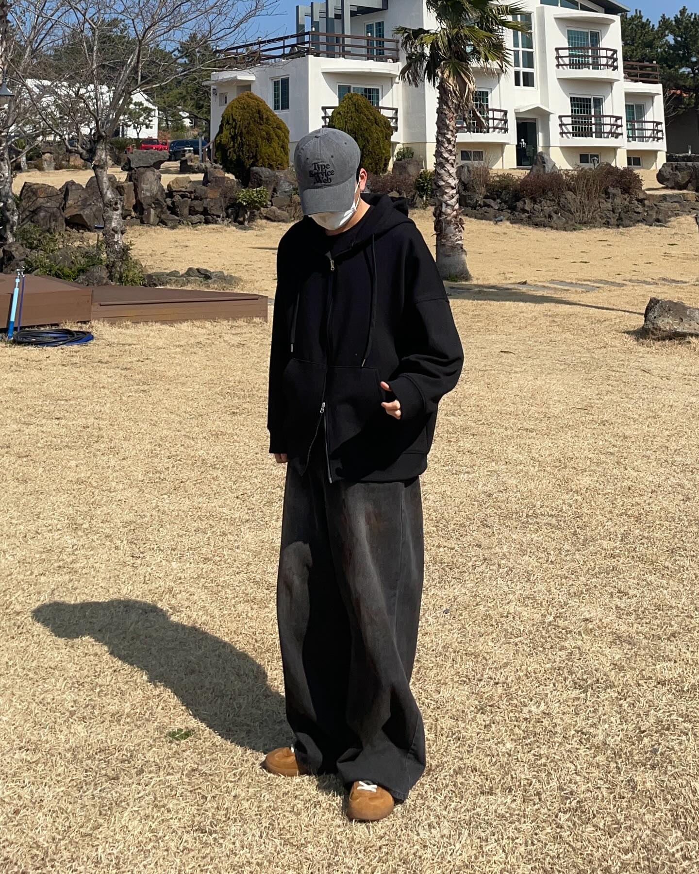 점점 따뜻해지고 있는 날씨엔 후드 집업 하나 걸쳐도 굿 👏🏻
-
-
-
#남자캐주얼룩 #남자캐트릿룩 #남자스트릿 #남자스트릿패션 #남자스트릿룩 #남자캐주얼 #남자캐주얼코디 #와이드팬츠코디 #남자와이드팬츠 #후드집업코디 #남자후드집업