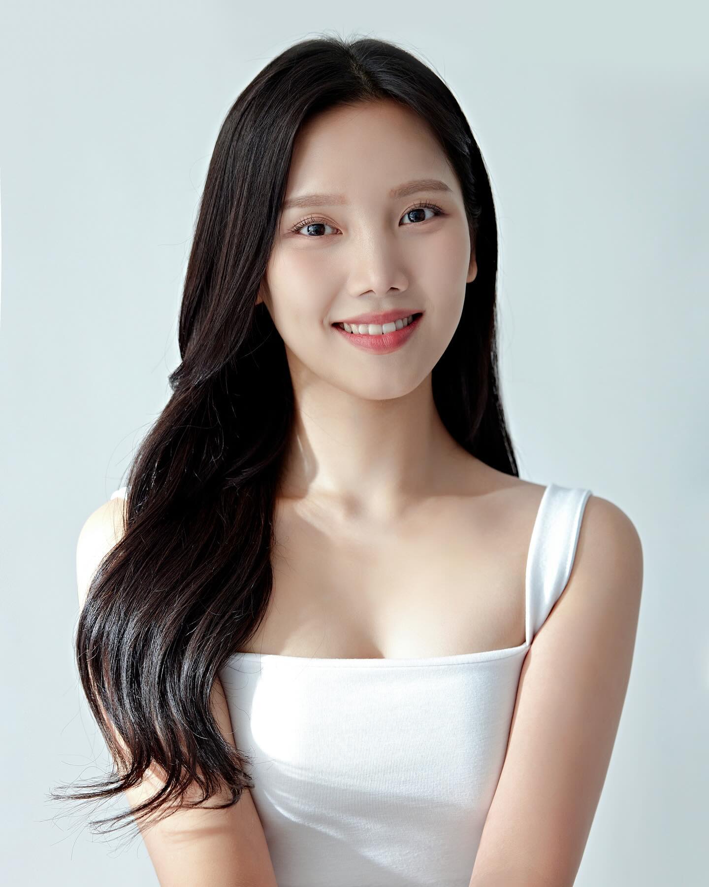24년✨NEW✨프로필

올해의 시작, 새 프로필 
아주 오랜만에 새로운 마음으로 찍은 새로운 사진
좋은 사람들 만나고 좋은 곳으로 데려가 주길🫶