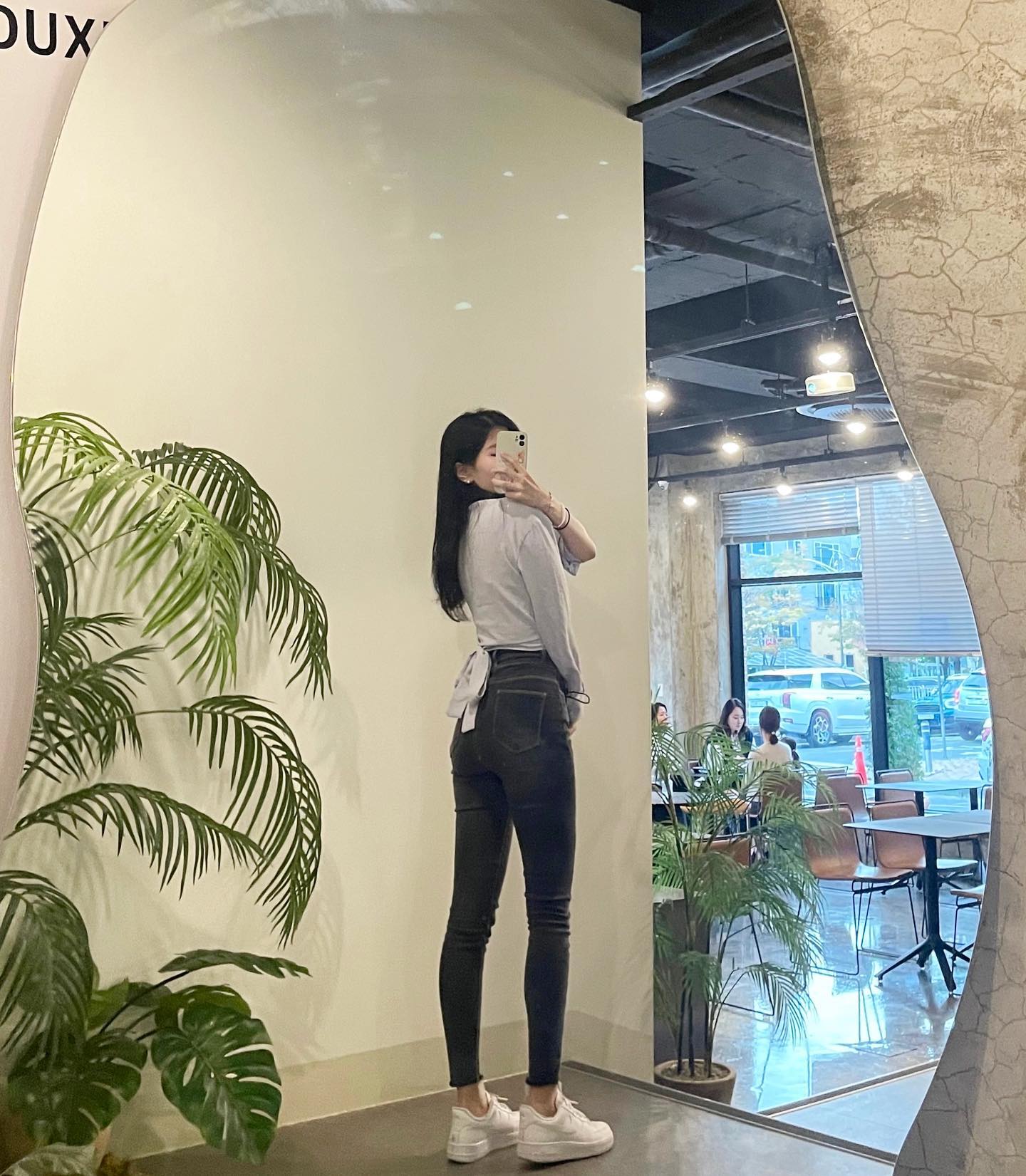 뒤가 포인트인옷..🎀✨