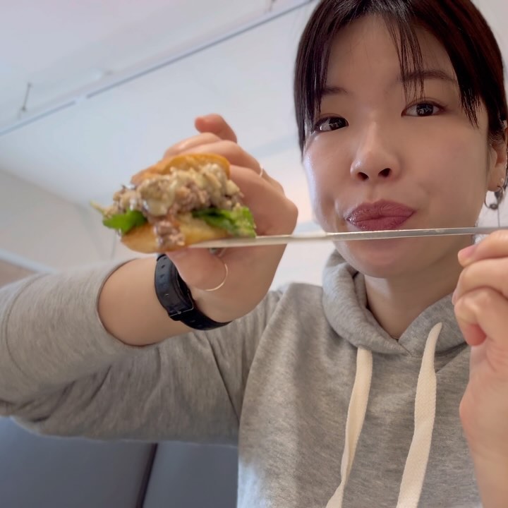 #콧구멍주의 
입안에서 미친조합 느끼게 해줘야 직성 풀리는 이솊과
그 꿀팁들을 블로그에 쓰고 있는 나 
오늘 버거 먹고 사장님께 따봉 4개 계속 날리고
마지막에 으누씨 90도 인사까지 하고 나온 곳
포장섬김해드린 버거러버에게도 인정받은 버거🍔

앞으로 서울숲 버거는 여깁니다 여러분
📍#세븐버거스어위크 

*블로그 체험단으로 들리긴했는데 감동해서 피드박제.. 광고심의 글 써야하는지 헷갈려서 일단 써두는 문구*