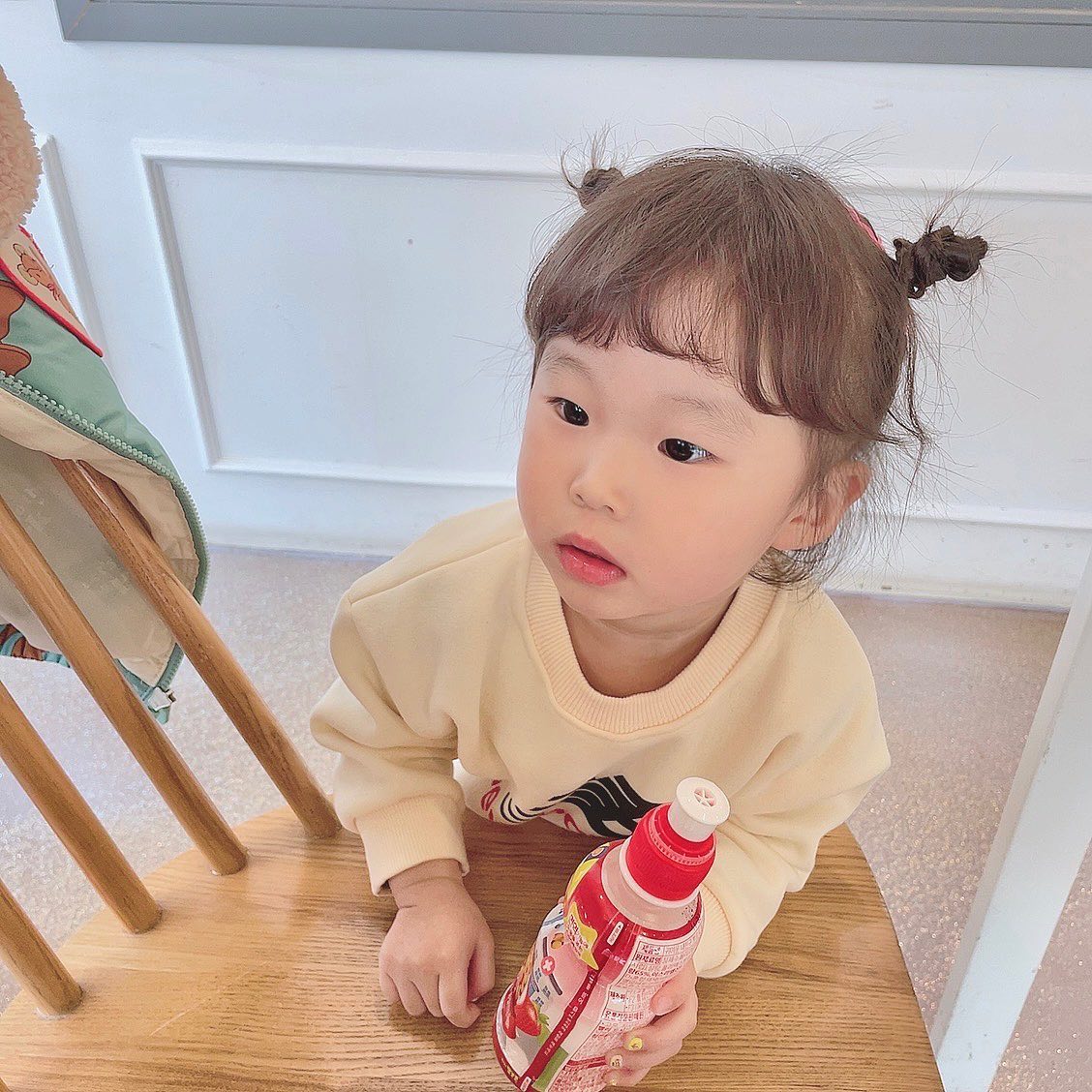 남펴니 집에서 로은이 보고,
나능 로아랑 데이뚜 💓
오늘은 다혜 이모랑 희담이도 함꿰 !!!!
짹짹이가 좋다는 울공쥬 ! 오늘 기분 째고째고 ~~~ !!!!!!!

평소 아기가 너무 이쁘다고 하지만,
로은이 안고 있을때마다 흥 !
하고 엄마 나도 안아줘 라고 한다 ㅠ_ㅠ 
진짜 울로아 볼때마다 짠해 죽겠,,, 

이렇게라도 주말마다 아기 없이 스트레스 풀어줘야지,,
울 첫찌공쥬 하고싶은거 다해도대 ❤️❤️❤️