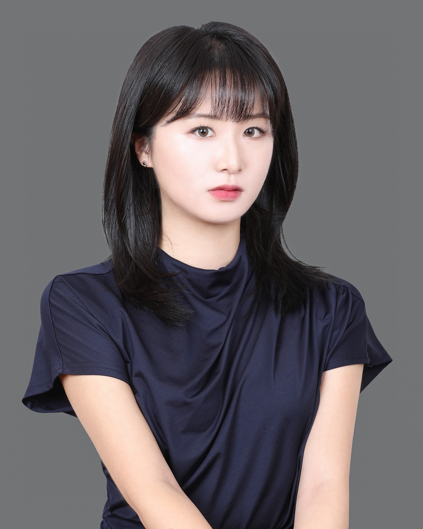운전면허 1일차 
신체검사서 사진 3장 필요 
난 왜 증명사진을 저따구로 찍어서 쓸 수 없고
그런 멍청한 짓은 하지 말았어야 했는데 🥹

아 그리고 나빼고 다 학생들 나만 아줌마
김여사 D-10 ㅎㅇㅌ✌️
