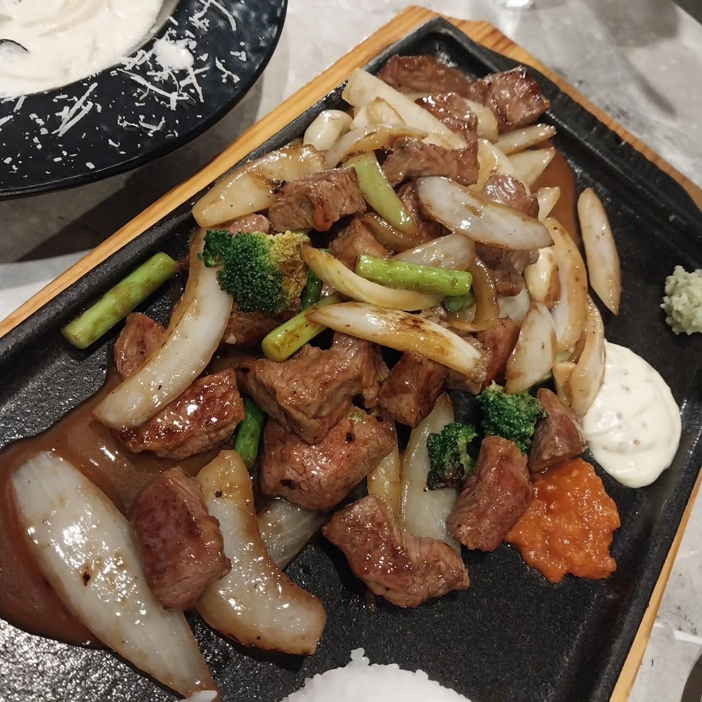 진아랑 스테이크 소주3병째 꽃스테이크 베이컨파스타 삼겹살구이 옹언주좋아 술이술술..

#먹스타그램
#파스타
#스테이크
#의정부 잭스테이크
#소고기
#돼지고기
#스테이크
#파스타
#선팔환영
#소통해요