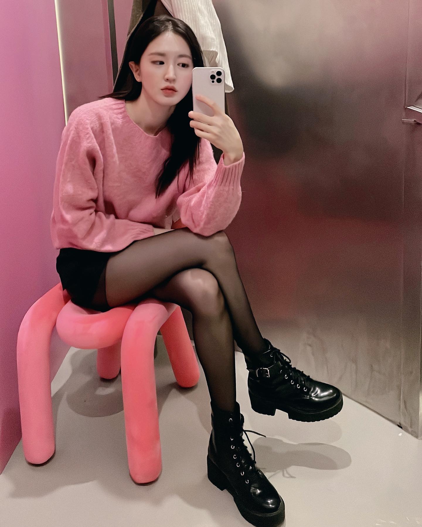 하울린 🎀
29cm 성수 1주년을 맞이해서 하울린브랜드에서 팝업을!! 11월 19일까지 ‘핑크컬러’를 주제로 니트, 비니, 목도리들 이쁜 item이 한가득💕 하울린의 시그니처 캐릭터인 쉐기베어🧸랑 사진도 찍을 수 있으니 다들 한번 가보세용

#29cm #이구성수 #하울린 #하울린니트 #하울린팝업 #29성수