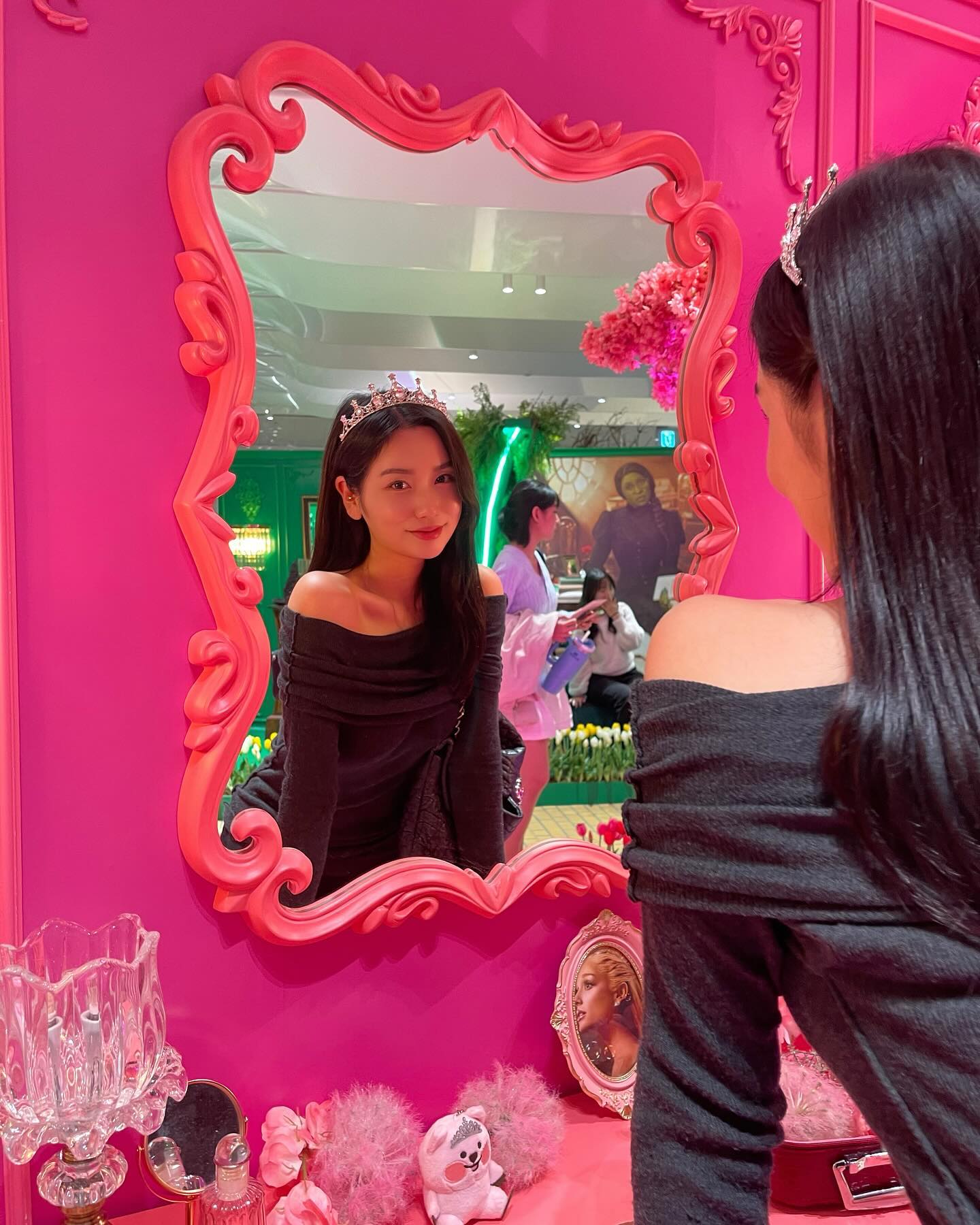 It’s Gal-inda, not Glinda🫧✨🎀💅
Never gonna bring ME DOOOWWNNNNN🐍🧹🧙‍♀️
Bring me back to 2022, NY🥹
.
.
.
.
.
.
.
#daily #life #fyp #selfie #wicked #galinda #glinda #elphaba #moviedate #instalike #like #follow #selca #셀카 #셀스타그램 #좋반 #좋아요 #팔로우 #선팔 #인친 #오오티디 #위키드 #더현대 #broadway #ootd #소통 #인스타 #일상 #팔로미