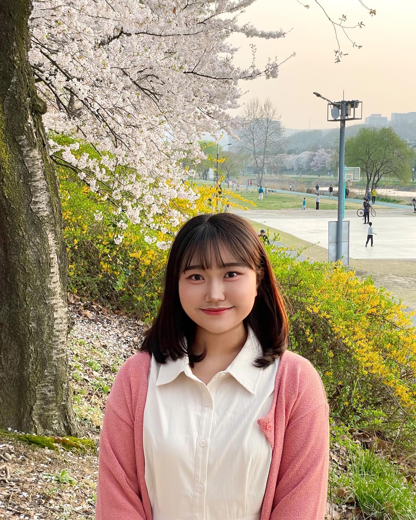 매일매일 쉬는날 너무 좋아

#벚꽃 #벚꽃명소 #서울데이트코스 #포토존 #카페추천 #데이트 #데이트코스 #좋아요반사 #팔로우 #맞팔환영 #맞팔 #선팔맞팔 #좋아요테러 #좋반 #좋아요 #맞팔해요 #follow4like #fff #followforfollowback #いいねした人 #likeforlikes #fyp #14f #f4f #141 #ootd #フォローバック #いいねした人全員ファローする #ね返し #いいね返します