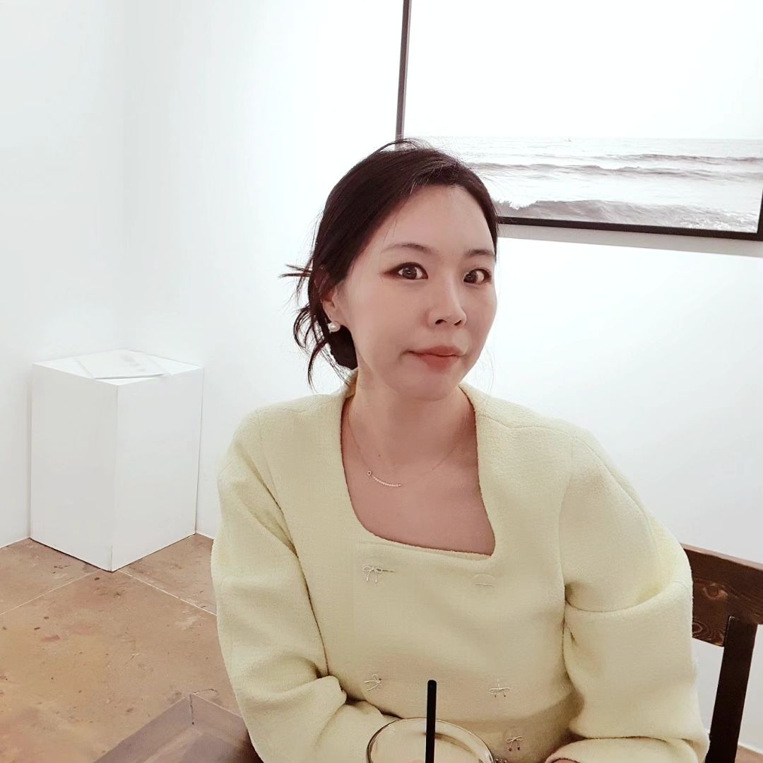 Calm down 
and 
Burn the bridge 🥴🫸

나답지않게 너무 오픈마인드였으니 내 실수지.
#가시번 헤어 할 줄 아냐고 묻지말아, 돌돌 말았는데 우연히 흉내만 내진 것 뿐야.

#갤러리카페 #티타임