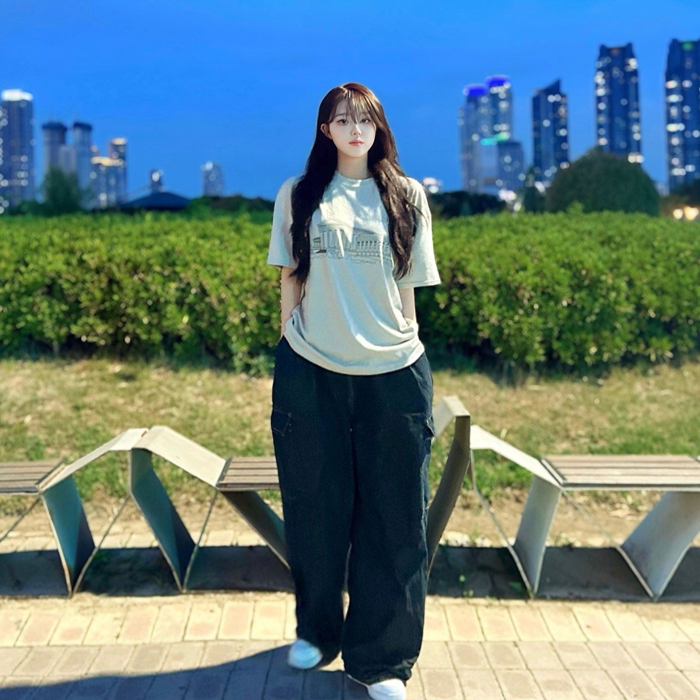 #협찬 #광고 #무신사 [스탠다드에러] IRT168 컴팩트얀 엔자임 워싱 드로잉 칼리지 반팔티🎧

COTTON 100%
베이직한 형태의 오버핏 실루엣의 티셔츠로 컴팩트사를 이용한 원단을 사용해 고급스러운 무드를 연출합니다

 베이직한 디자인으로 데일리하게 입을수있다는 장점이 돋보이는 제품입니다

반팔은 기장이 중요한데 팔부분 기장이 팔꿈치에 걸쳐 힙무드가 낭낭해서 오버핏티셔츠 보고계신 분들에게 추천해요!(정사이즈 추천🙈♡)

제품 링크👇[ 스탠다드에러 ]

https://www.musinsa.com/app/goods/3344232

#광고#광고#스탠다드에러#남녀공용#데일리룩#무신사#반팔#반팔티#반팔추천#반팔코디#standarderror