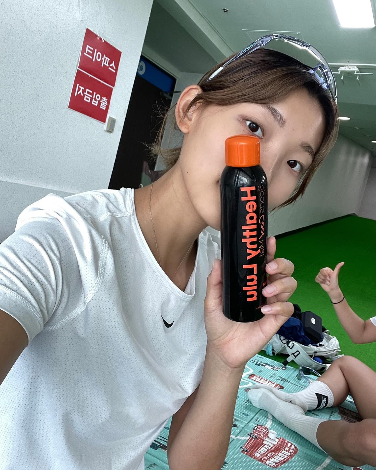 #헬씨룰루 🧡

비타민 C로 피부 수분을 유지해 주는 헬씨룰루 쿨 미스트 운동 후 뿌려주면 극강의 쿨링감이 들면서 시트러스 향이 나서 땀 냄새도 없애주고 상쾌해져요!!
헬씨룰루와 함께 완벽한 수분 케어하세요 🧡

#광고 #헬씨룰루 #미스트 #쿨링미스트 #인하대 #육상 #육상선수