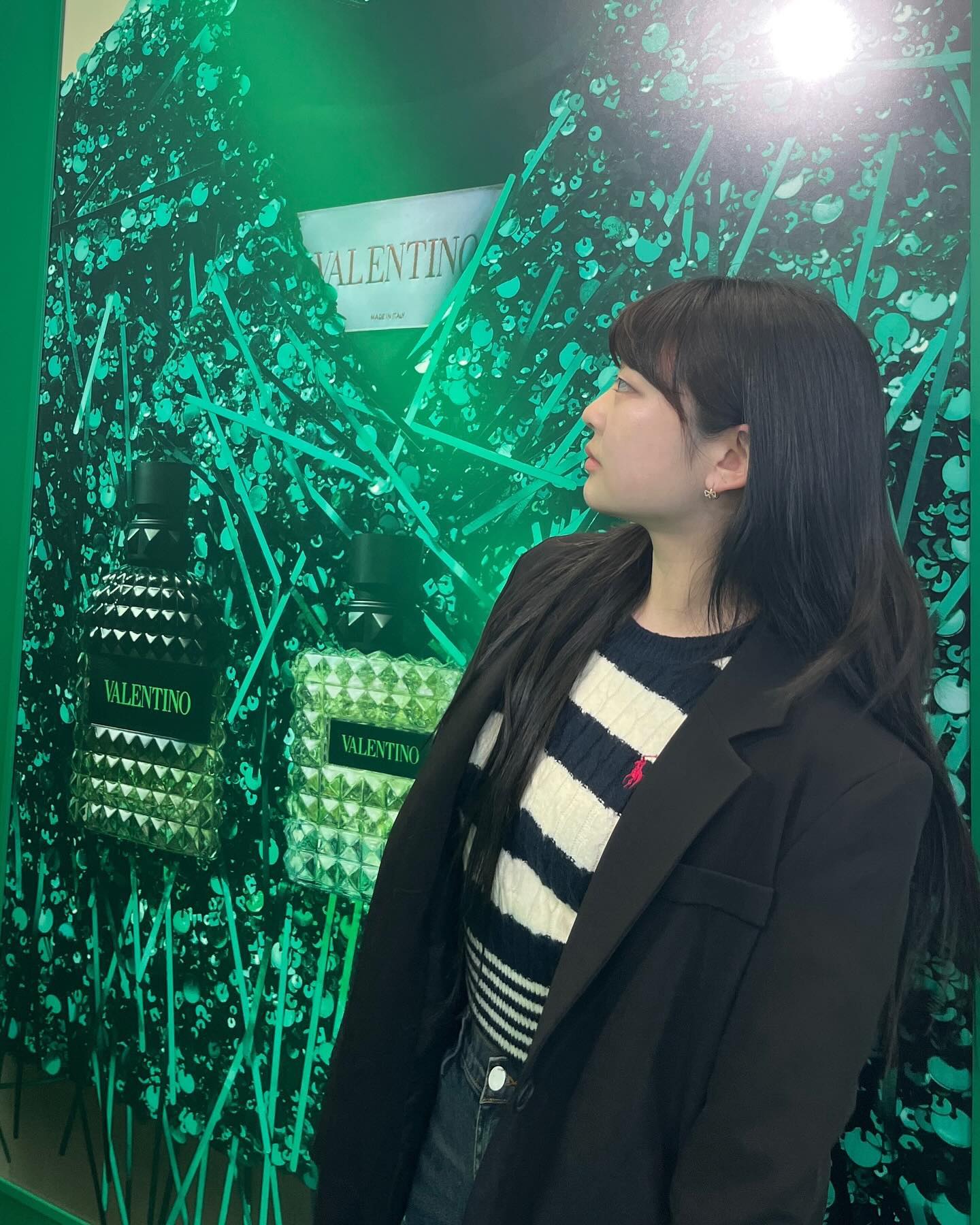 Valentino beauty pop-up💋
HOUSE OF CUSHION 

#maisonvalentino #Valentino #valentinobeauty #houseofcushion #popupstore #발렌티노뷰티 #팝업스토어 #성수 #성동구 #3월팝업 #하우스쿠션