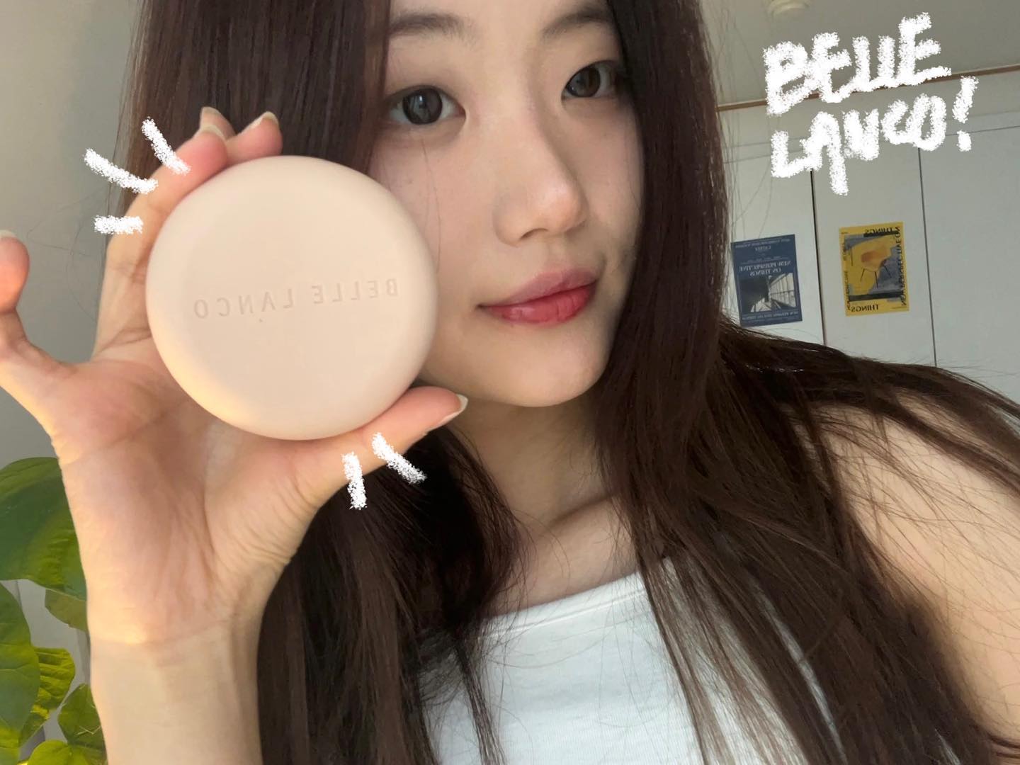 belle_lanco 동글동글 핑크핑크 귀여운 쿠션🩰
승무원 쿠션으로 이미 유명한 벨르랑코가 선보인 새로운 아이..! 바로 이 스킨룩 픽싱 쿠션팩트인데요, 톤에 따라서 색 선정이 가능하고, 세미매트 쿠션이라 지속력 짱짱합니다..😽 케이스도 너무 귀엽잖아요!
.
.
.
.
#벨르랑코 #픽싱쿠션 #승무원쿠션 #승무원팩트 #벨르랑코쿠션 
#쿠션추천 #쿠션 #쿠션팩트 #세미매트 #세미매트쿠션#cushion #메이크업 #피부 #인생템 #뷰티 #뷰티팁 #beauty #cosmetics #makeups #화장품추천