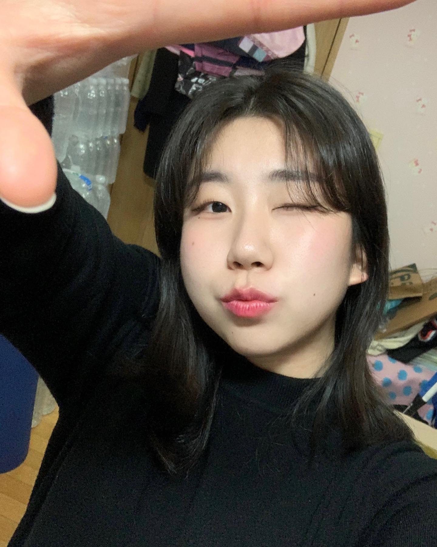 아이폰 12프로로 옮기니 초록색으로 변하는 사진..