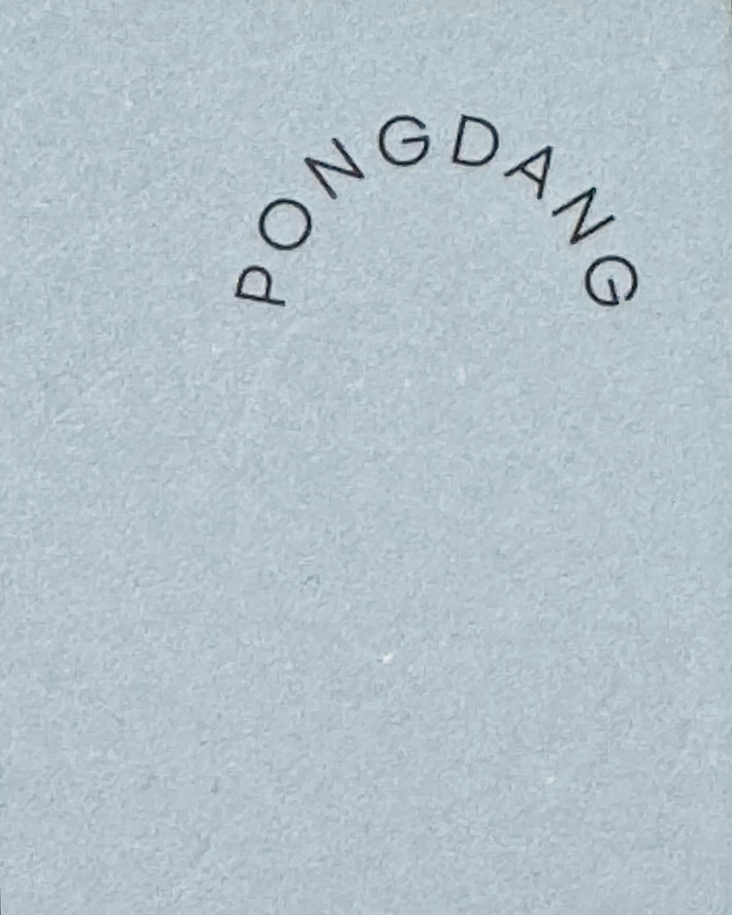 #협찬 pongdang_official

하이드라 데일리 스노우 콜라겐 크림💙

☑️피부에 잘 스며들 수 있는 300달톤 이하의 초저분자!!
기존 콜라겐 대비 1/1000 사이즈 초미세분자로
저분자화 하였기에 피부 침투에 매우 용이하여
콜라겐 생성 부스팅 효과를더욱 높여줍니다.

☑️피부 탄력, 결, 모공 개선 가능하고
  콜라겐 생성률이 102.7%증가!
피부 내 콜라겐 증가로 피부 치밀도가 개선되어 무너진
탄력선 네트워크 재활성화 효과,
저분자화 된 콜라겐이 피부 속 깊이 침투하여 
얇아지고 끊어진 피부결을 완화에 도움,
촘촘하게 차오른 콜라겐으로 노화된 피부 조직을 탄력있게!

콜라겐으로 피부 탄력관리는 어릴때부터 미리미리 해주는게
좋아요. 사람마다 피부 타입이 다르기 때문에 노화가 조금 더 빨리 올 수도 있고 늦게 올 수도 있지만 결국 노화는 계속 진행한다는것!
지금이라도 늦지 않았으니 꾸준히 콜라겐 관리하세요😊

#콜라겐크림 #스노우크림 #저자극크림 #주름케어 #피부결개선크림 #노화방지크림 #탄력크림추천