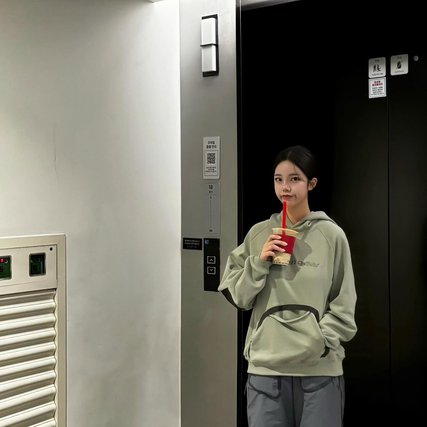딤딤섬 못먹고 쇼핑도 실패했는디
얼그레이 밀크티까지 솔드아웃😕

#신세계 #신세계백화점 #대구신세계백화점 #산산기어 #테크웨어 #후드티추천 #여자옷 #여자옷코디 #후드 #후드코디