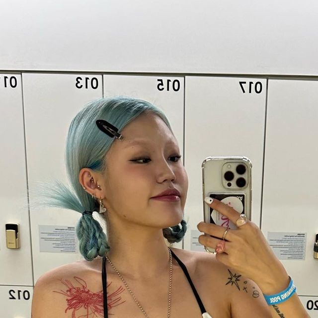 Curie 큐리 on Instagram: "앞 뒤로 다 예뿐 비키니 @_lizee_official 🤍"