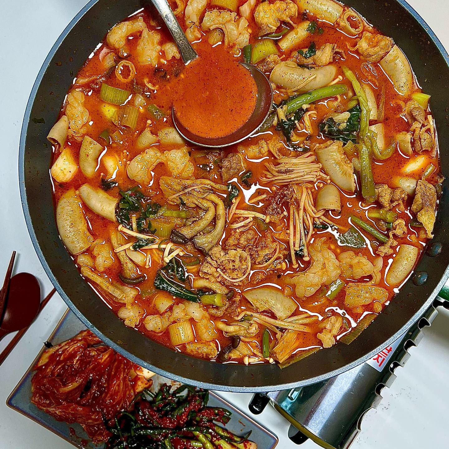 🍚

비오는 날 먹는 곱창전골은 더 존맛
애기 재우고 둘만의 시간을 너무 잘보냈나
남편이 술병으로 골골대는 중😫
그래도 오랜만에 열심히 술 먹었다!

#먹스타 #술스타