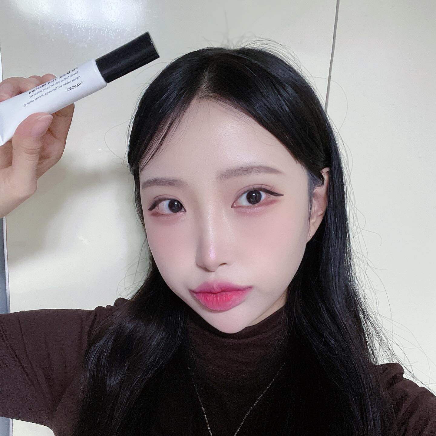 #협찬 #차홍 #차홍헤어마스카라 

잔머리 많은 모든분들 주목!🩷
24시간 지속력에 저처럼 똥손분들도 사용가능한
 헤어마스카라 소개해드려요

남성분들은 옆머리 다운펌 스타일링부터
여성분들은 아이돌 잔머리커버 스타일링부터 
자라나는 잔머리 커버까지 갓벽✨

앞머리 기르시는 분들이나 요즘같이 바람 많이 부는 날씨에 사용하기 좋아요🩷🩷🩷🩷🩷

✨공식몰에서만 1+1 행사 중이에요✨

구매처📍 https://chahong.com/product/detail.html?product_no=327&cate_no=244&display_group=1

#잔머리마스카라 #차홍신제품 #아이돌잔머리커버 #피부저자극 #두피저자극 #잔머리케어 #3초셋팅 #24시간지속력