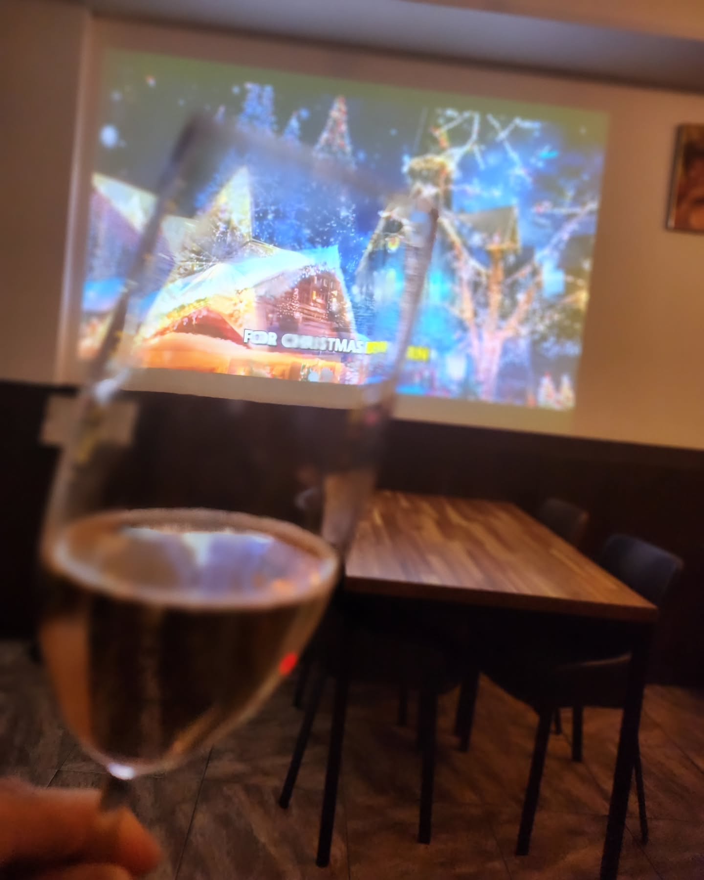 로제스파클링ㆍ화이트ㆍ 레드 레드 레드ㅋㅋ
역시 실망없는 우리는 진하게 달리며
2024년을 마무리 했네 ... 
ㆍ
ㆍ
ㆍ
ㆍ
2025년에 봐요 ㅎㅎㅎ