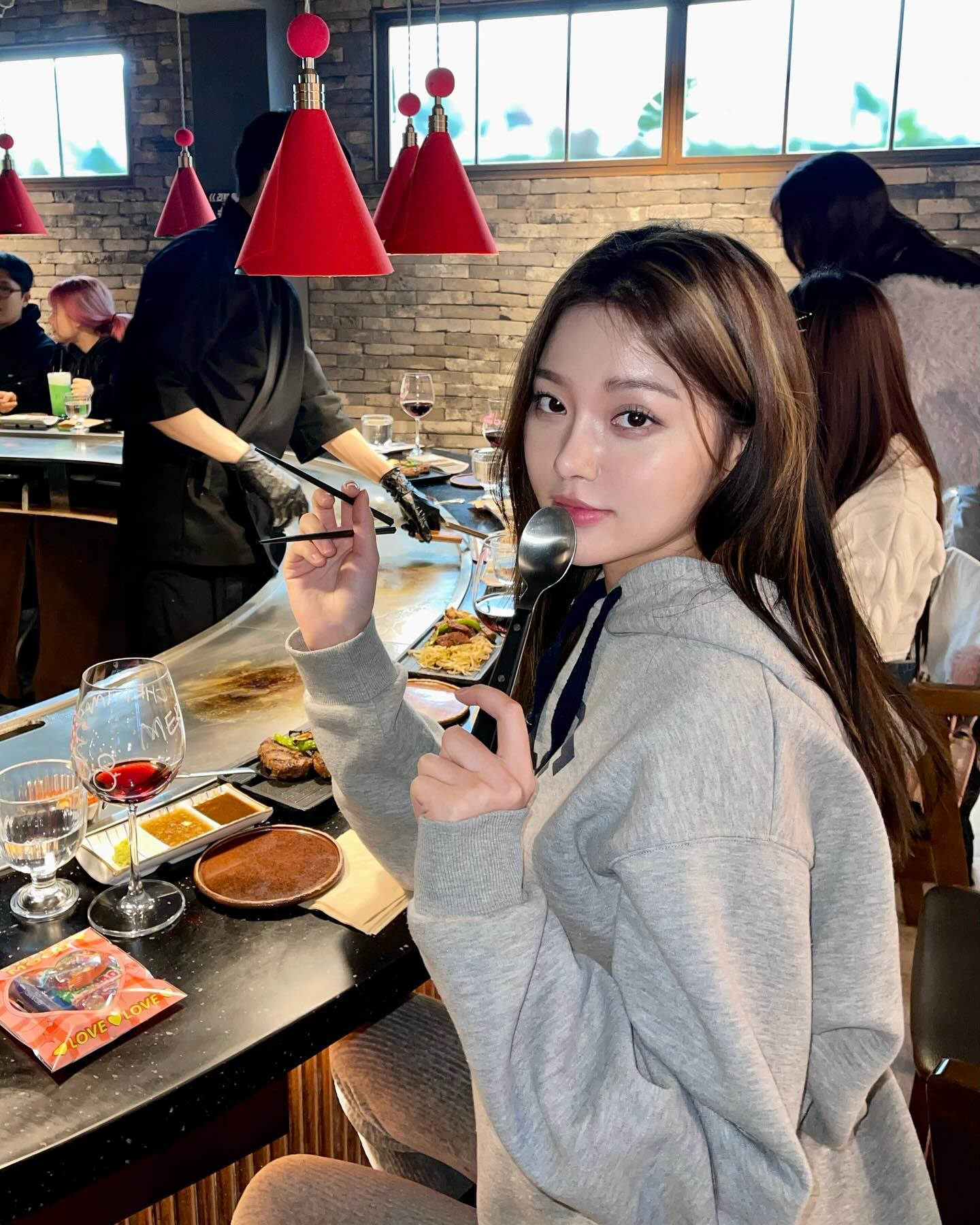 신년 기념 이벤트 들고 왔어요!! 🍛🍳🥓 

1. 제 계정이랑 우아하게 함바그 계정을 팔로우하고 방문하면 1만원 식사권이 제공됩니다 !! 😋

2. 방문 후 계산시 팔로우하고 있는 화면을 보여주시면 첫회 5% 할인도 함께 들어가요! 🫶

#우아하게함바그 #오코노미야끼맛집 #함바그맛집 #연남동맛집 #홍대맛집 #서울맛집