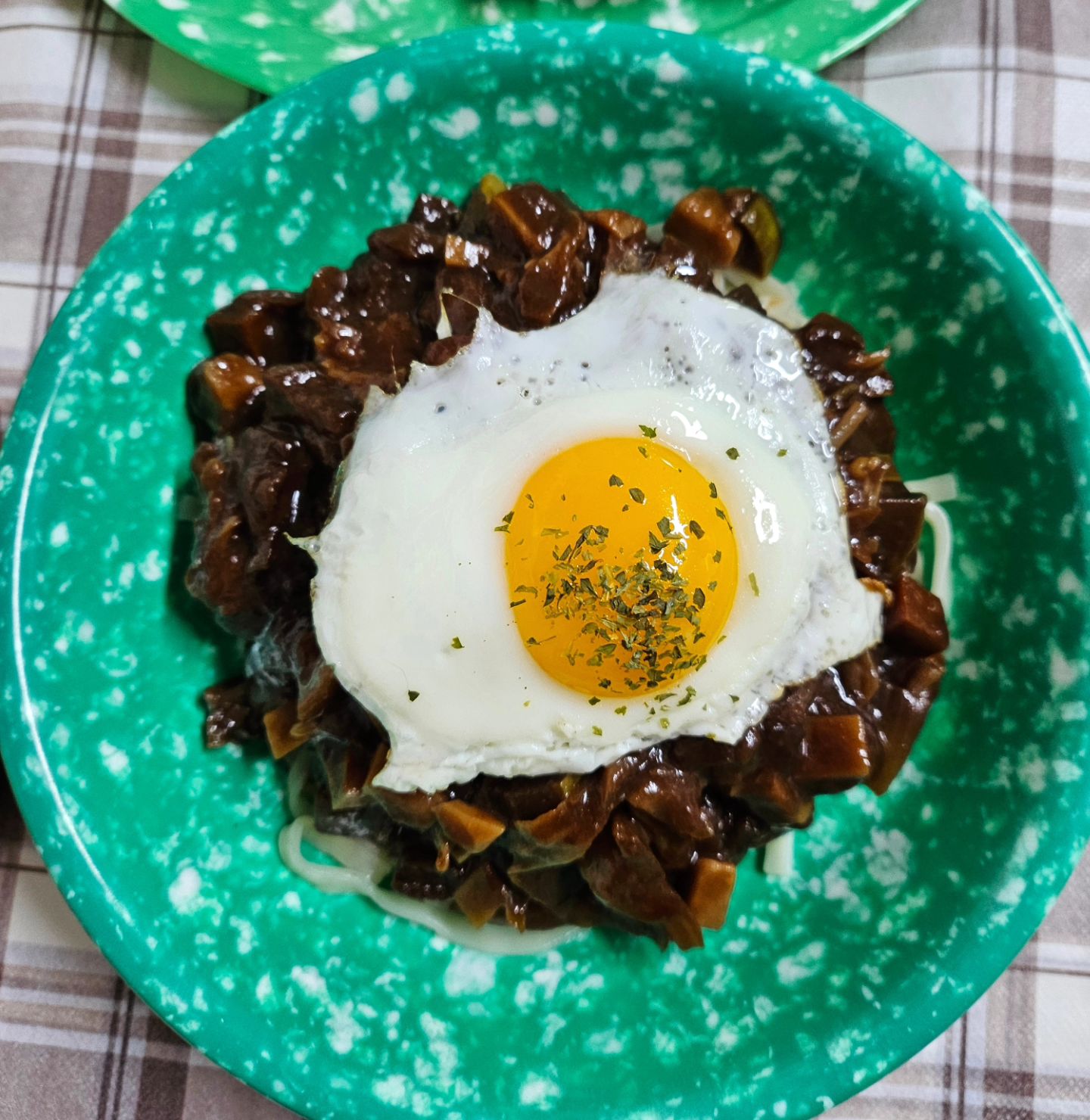 애들은 짜장면🍝 어른은 꼬막 나물 비빔밥🐚