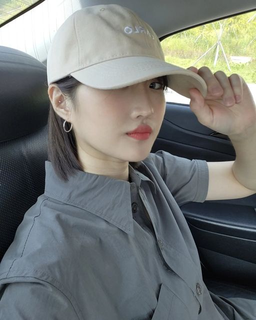 @m._.ran on Instagram: "#광고 거지존 머리땜에 맨날 모자도리,, 친환경 브랜드인 까를로의 베이지컬러 모자🧢💙 #친환경#친환경패션#까를로#carlo#친환경브랜드"