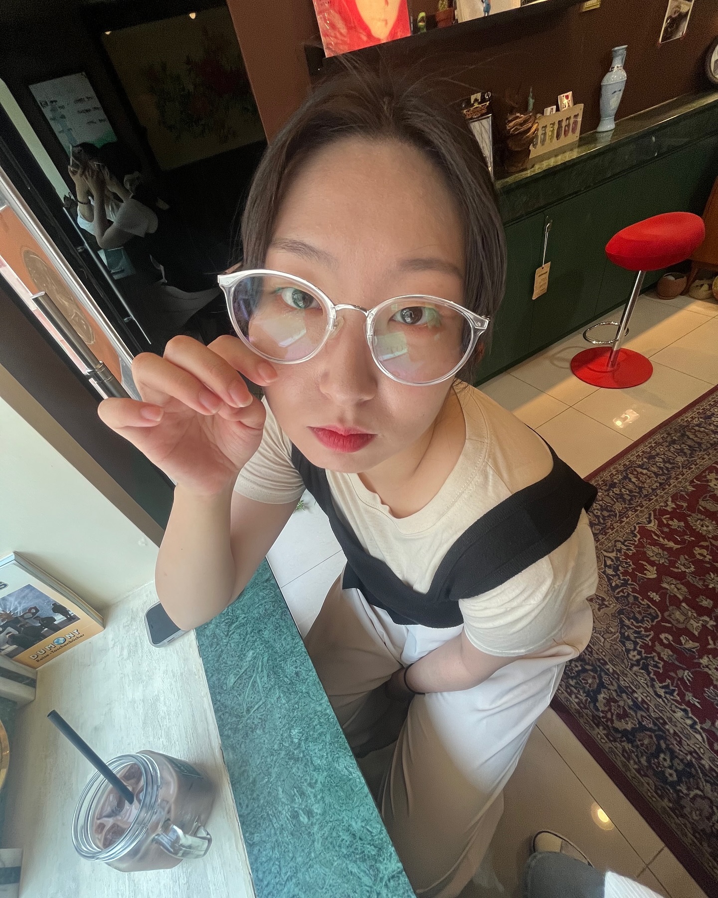 내 뒤에 비치는 이콩춘 귀여워
