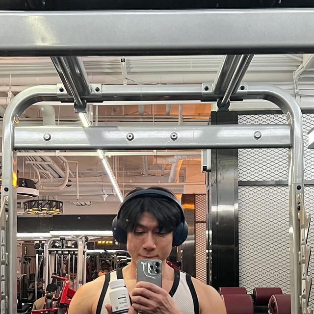  𝑱𝒎𝒂𝒏'𝒔 𝒃𝒐𝒅𝒚𝒄𝒉𝒆𝒄𝒌 on Instagram: "#광고

저는 오늘도 역시 엄청 힘든 운동을 끝내고 류신을 챙겨 먹었습니다.
운동만 하고 가만히 있는다고 자동적으로 근육이 형성되지 않아요.
운동으로 인해 갈기갈기 찢어진 근육에 바로 단백질을 때려넣어줘야 합니다.

저는 이번에 라휘 류신 단백질 보충제 프리미엄 타블렛 제품을 먹어보았습니다.

💊 제품특징
① 단백질 합성의 핵싱 성분 류신 총 6,000mg 함유
② 흡수율을 위한 고함량 1알 1,000mg 배합 설계
③ 소량 단백질 + 류신 = 대량 단백질 섭취 효과
④ 균형잡힌 3종 단백질, 식물성 단백질 1 : 동물성 단백질 2
④ 핵심주원료 - 네달란드 산양유 단백질, 분리 유청 ⑤ 단백질(WPI), 분리 대두 단백질(ISP)
⑥ 흡수에 도움을 주는 프락토올리고당 함유

헬스인에게 단백질 섭취는 선택이 아닌 필수 입니다.
365일 연구끝에 탄생한 단백질 합성 프로틴 솔루션 라휘 류신 단백질 보충제 프리미엄 타블렛
8주이상 꾸준한 섭취로 변화된 모습을 기대해보세요.

#류신#단백질보충제#류신단백질#단백질알약#단백질타블렛#류신타블렛#라휘#류신단백질추천#단백질보충제알약#알약단백질#프로틴알약"