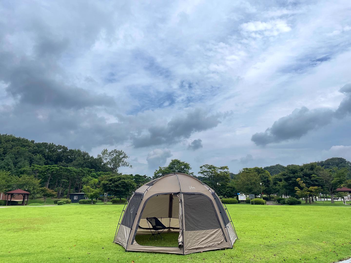 제법 선선해진 날씨🏕️ 
텐트 펼쳐보고 신났다😎 
.
.
.
#캠핑#가을캠핑#오랜만에캠핑🏕

#삼남매캠핑