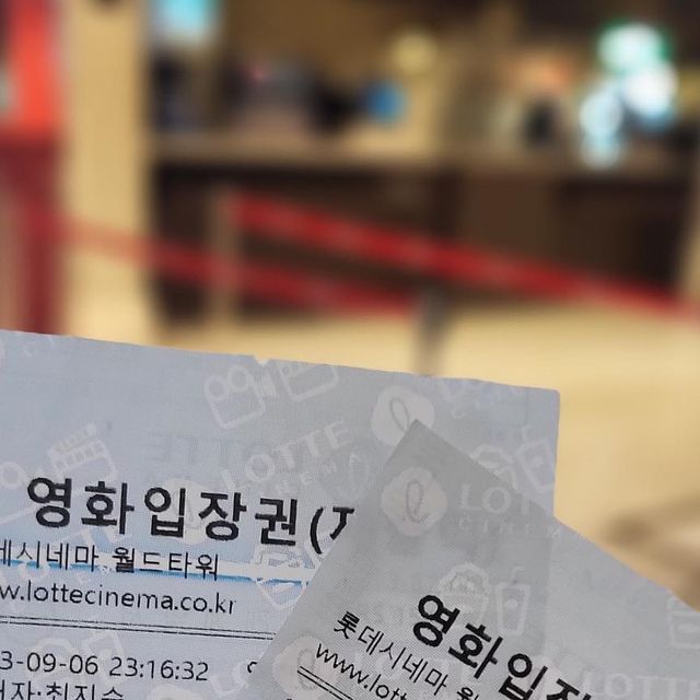 호야 on Instagram: "#광고 <1947 보스턴> 시사회 당첨되서 개봉 전에 보고왔습니다!! 운 좋게 무대인사가 있어서 배우 하정우, 임시완 실물 영접! (아니 사람얼굴이 주먹만한게 말이되나..) 하정우