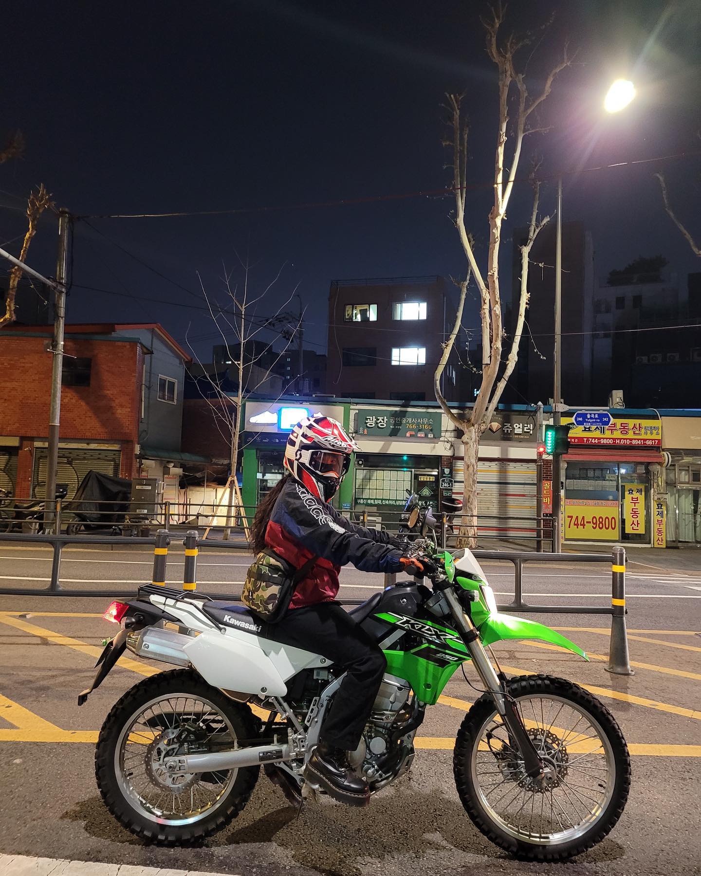 두 팔과 발가락만 있으면 돼,,