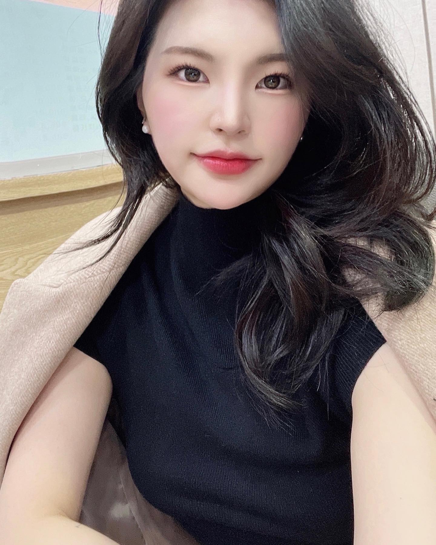우당탕탕 3월끝
오고있는 따스한 봄날 처럼 
옷은 가볍게 맘은 따듯하게 

불어오는 봄바람 만큼, 
기분좋은 온기로 채워질수 있도록🤍🌼

피어날 꽃처럼 올해는 만개하세효!