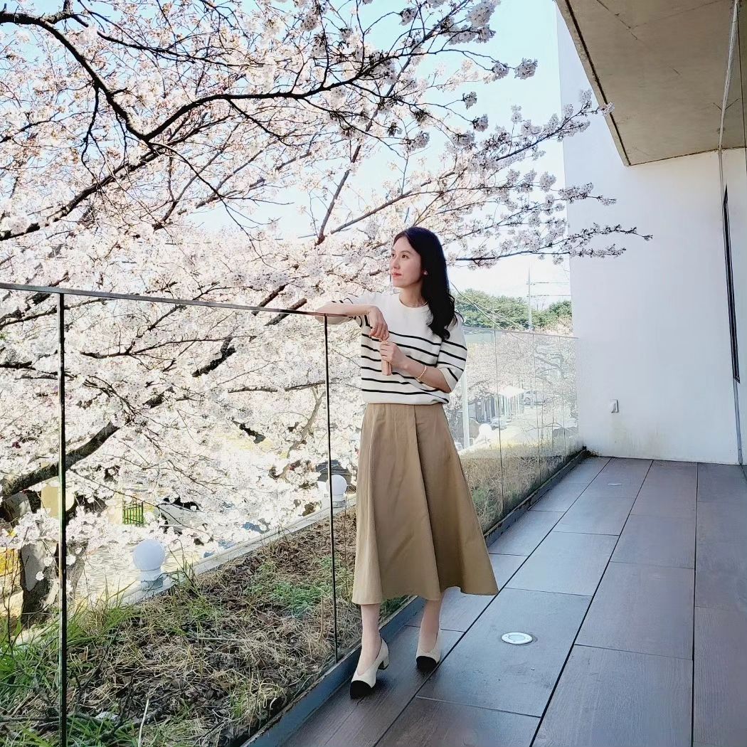 #협찬

봄에 어울리는 예쁜 #귀걸이
트랜디한 악세사리 고급스럽지만 
가격이 저렴해서 넘 예쁜 #제이은스토리

☞진주하트귀걸이 
크리미한 컬러와 무드한 펄감으로
볼륨감있는 하트쉐입이 러블리함 가득해요~

☞큐빅원터치링귀걸이
슬림한 큐빅라인에 큐빅이 포인트
간편하고 착용감좋은 원터치 링 귀걸이랍니다
앞라인따라 촘촘히 세팅된 큐빅으로 은은한 빤짝임

데일리룩에따라 예쁘게 착용할래요
https://smartstore.naver.com/jeun_story

jeun_sty

#제이은스토리#실버귀걸이#은귀걸이#데일리룩#데이트룩#링귀걸이#하트귀걸이
#악세사리쇼핑몰 #반지 #악세사리 #팔찌 #목걸이 #쥬얼리 #악세사리추천