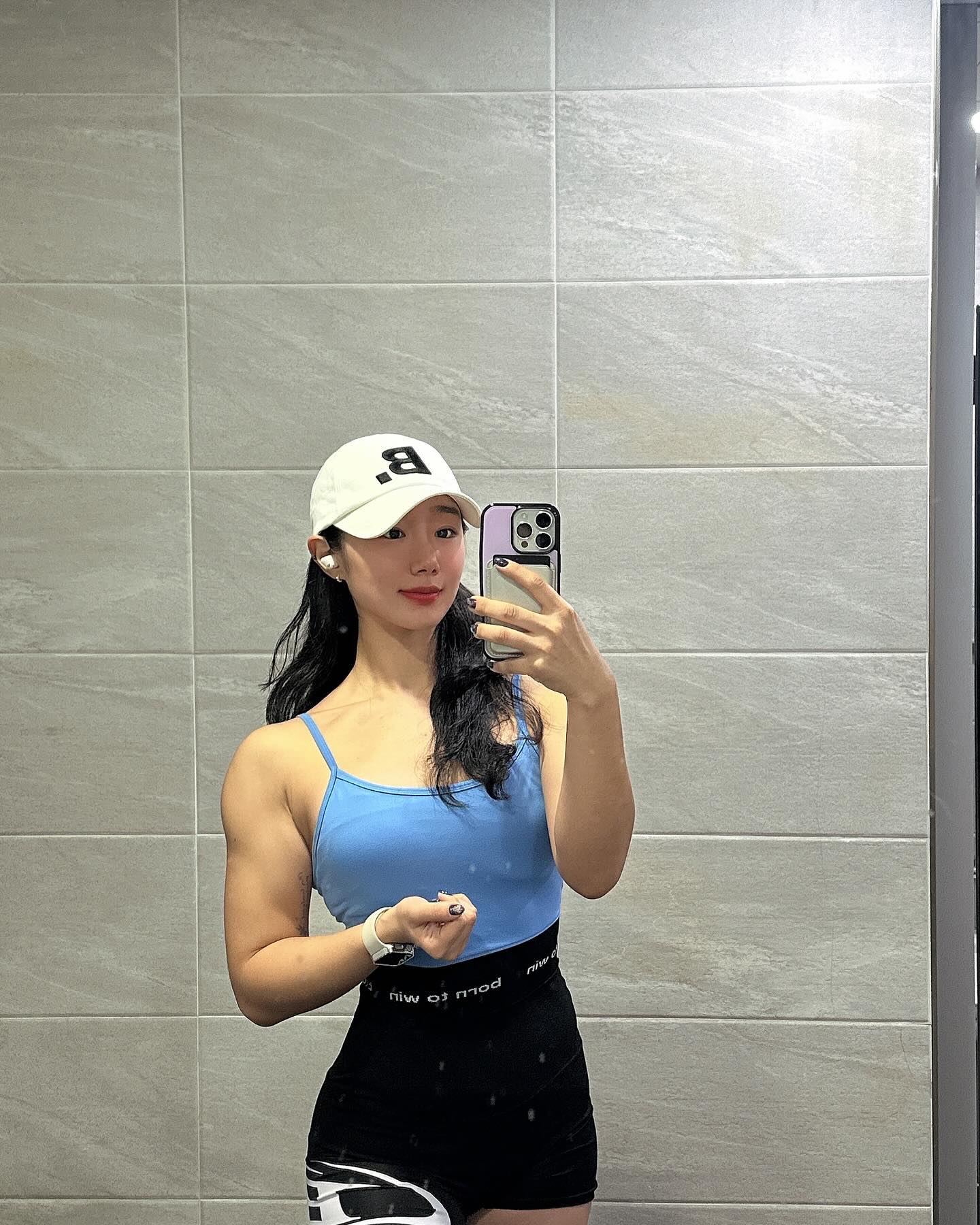 12월마지막 하체운동 완료🔥

내일부터…다이어트 들어간다🥹

#workout #legday 
#주말운동 #오운완 #하체 
#본투윈 #운동하는여자 #운동복코디