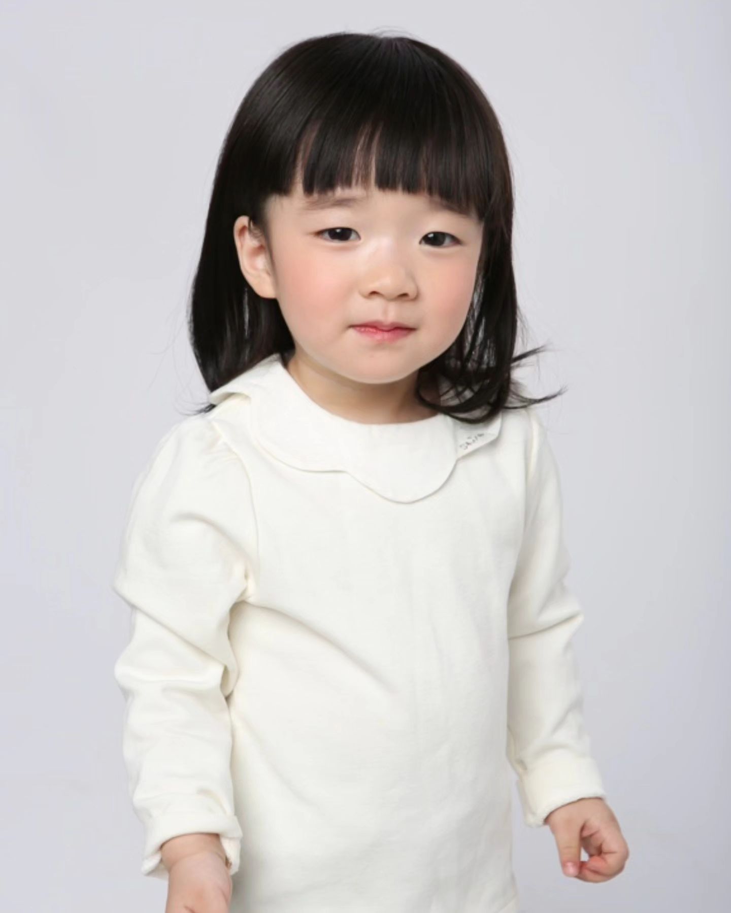 _
_
◡̈ 플로르 정식소속 유아모델_ღ
◡̈ 정소윤👧 𝗹 𝟴𝟲𝗰𝗺 𝗹 𝟭𝟭𝗸𝗴 𝗹 𝟭𝟬𝟬𝘀𝗶𝘇𝗲
 _ 협찬/촬영문의 : DM
 _ 소윤이 엄마가 관리하는 공간입니다
_
_