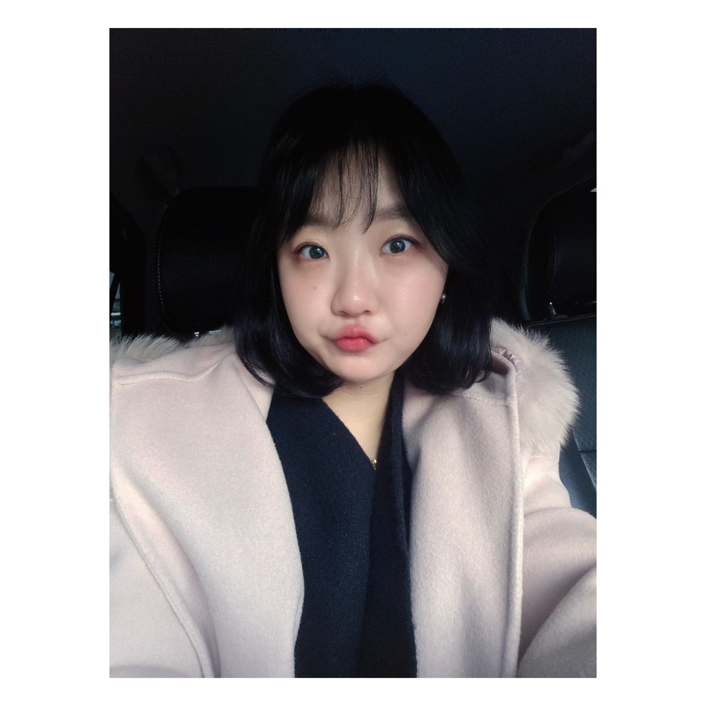 #대구#동구#동구맘#데일리#일상#일상스타그램#daily#셀카#셀스타그램#얼스타그램#셀피#selfie#젊줌마#젊은엄마#젊줌마그램#줌마스타그램

-
-

간만에
은댕이지분🙃

-
-

모닝붓기에 필터필수
또 추워지니까 드릉드릉 긴머리생각나고
앞머리 길어서 익숙해지니까
쓸데없이 돈쓰고싶어짐

하지만 참아볼게요오...😒

-
-

다음주 김세진 생일 거하게 지갑열어야하니
참고 또 참아야하느니라ㅋㅋㅋㅋㅋㅋㅋㅋㅋㅋㅋㅋㅋㅋ
