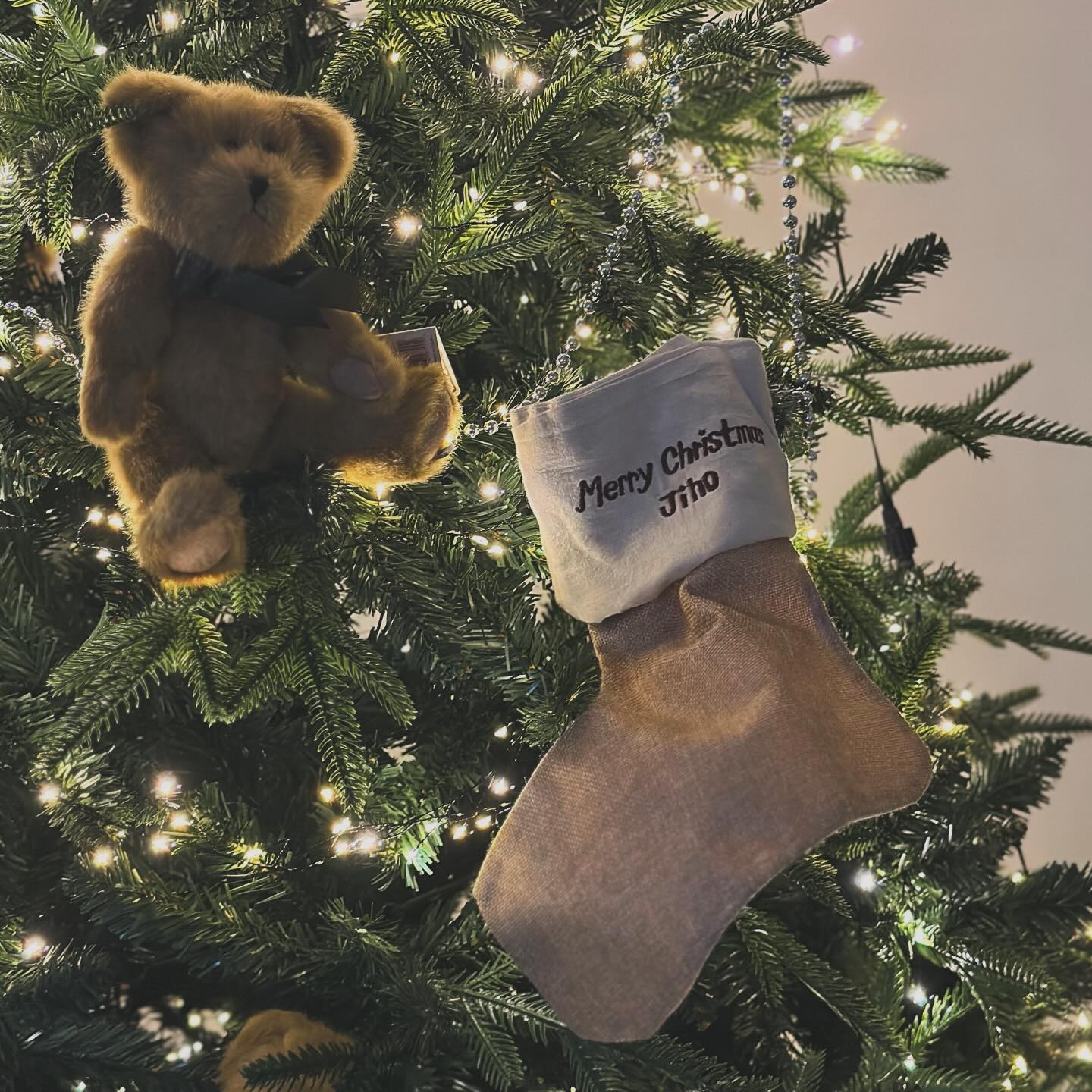 2023 Merry christmas 🎅🏼❤️🌲 
 미리미리 즐긴 덕분에, 
 이브랑 크리스마스 당일은 가족들과 보낼려고 시댁행. 

사실, 생기부작업. 여전히 적응안되는 학기말