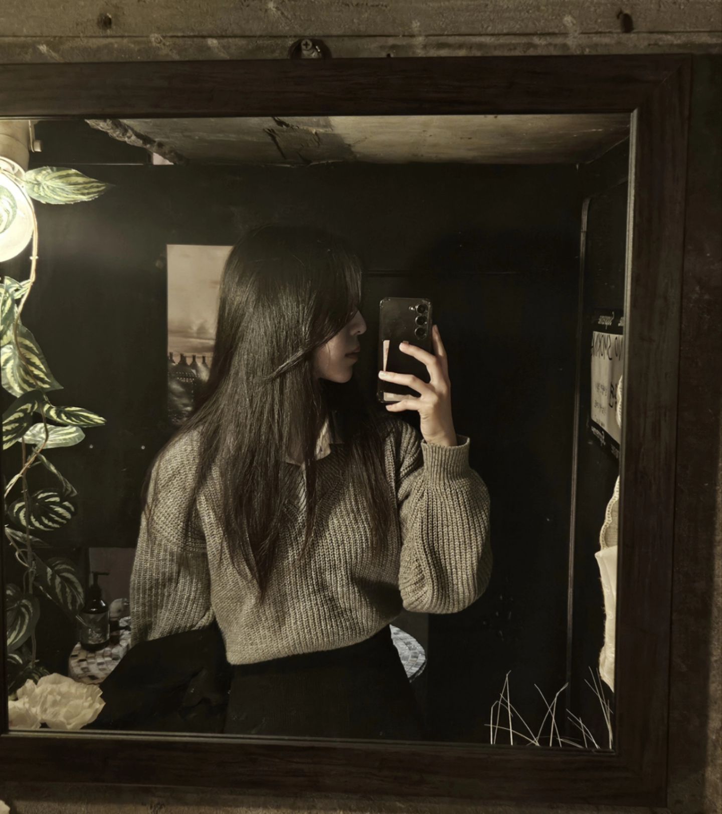 요즘 무채색이 좋더라🩶
.
.
.
#검은색 #회색 #흰색 #무채색 #러버