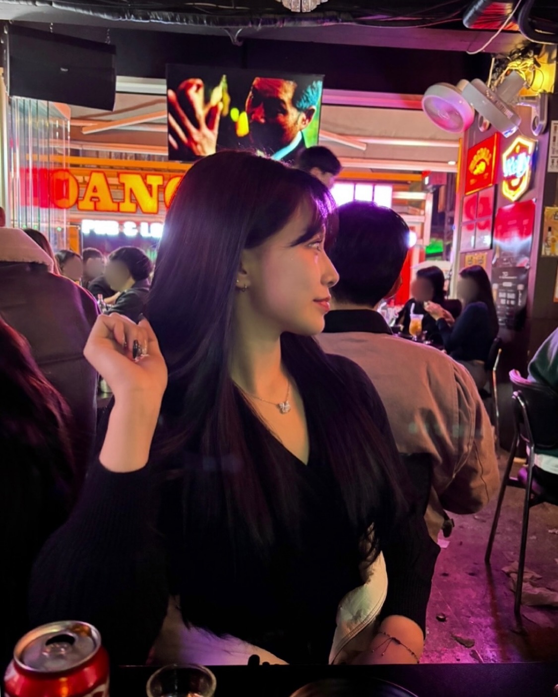 정신없던 이태원
드랙퀸 보리언니랑 유튜버 주호다 영접
영상으로만 보다 실물보니 옌연보는 너낌✨
.
.
.
#주말 #이태원
#드랙퀸보리 #보리씨 
#유튜버주호다 #주호다