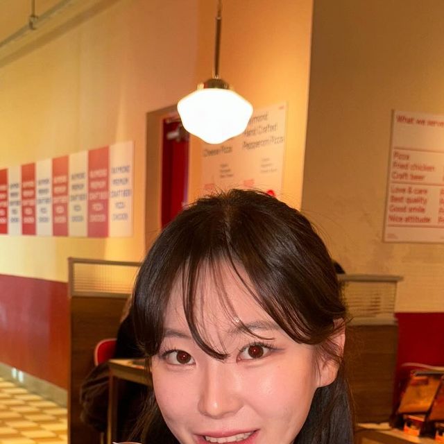 서에오 on Instagram: "🍕🍻#광고 #레이몬드홍대 피맥하기 좋은 맛집으로 맥주까지 완벽! 최근 국제맥주대회에서 1등한 맥주들로만 라인업이 구성되어있고 힙한 인테리어로 인증샷까지…♥︎