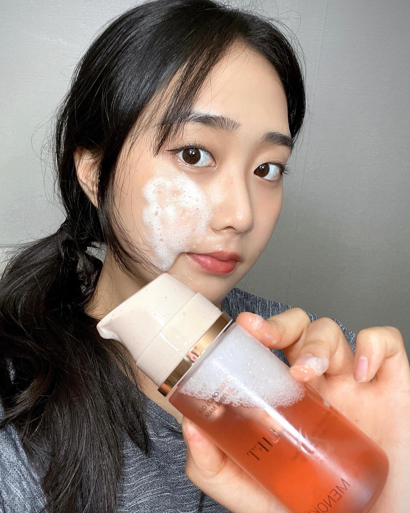 #협찬 #메노킨 #29CM #29cm입점 
ෆ29cm 입점 기념 프로모션ෆ
시간도 없는데 언제 붙히고, 언제 때😖 
30초 버블콜라겐 팩은 바르고 
문지르기만 하면 30초 만에 끝😳
- 요새 건조해서 자기 전에 5개 발라도 아침되면 건조한데, 
그렇다고 자기 전에 마스크 팩 하긴 귀찮고.. 그때 이거 바르면 됩니다💛 진짜 편하고 피부 안당겨요..!🥰

🫧 간편하게 펌핑만 하면 콜라겐 에센스가 버블로 변하는 특허제형!

피부케어 효과와 편리함의 끝판왕❤️‍🔥

완판대란 30초팩! 
드디어 29cm에서도 만날 수 있어요✨

 💠 29cm 일요입점회 프로모션💠 
"지금 바로 29cm에서 메노킨"검색해서 혜택 받으세요! 
(평소엔 할인 안함! 진짜임!이거 짱조움!!)
✨10월 15일(일) 오전10시~ 10월 16일(월) 오전10시까지 단 24시간! 29cm단독 29% 할인!✨

✨🫧내 꿀광 피부 보이나😛🥰

#29cmstore #29cm_co_kr #29centimeter #메노킨마스크팩 #30초퀵버블마스크 #30초마스크팩 #30초팩 #콜라겐마스크팩 #콜라겐팩 #콜라겐팩추천 #menokin #menokinmaskpack #kbeauty