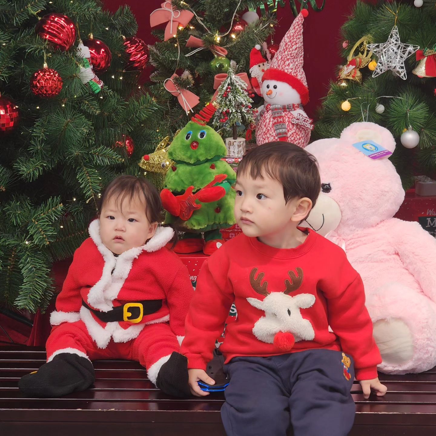 인생 878일차 인생 257일차

Last christmas

#인생870일차 #인생257일차 #28개월아기 #8개월아기 #23년생 #21년생 #크리스마스 #포토그레이 #남매 #소띠아들 #소띠아기 #토끼띠딸 #토끼띠아기 #남매맘 #두살터울 #토끼띠맘 #소띠맘 #토끼티파 #소띠파 #럽스타그램 #오름가족 #젊줌마 #젊저씨 #토끼띠스타그램 #아기스타그램 #딸스타그램 #태태남매